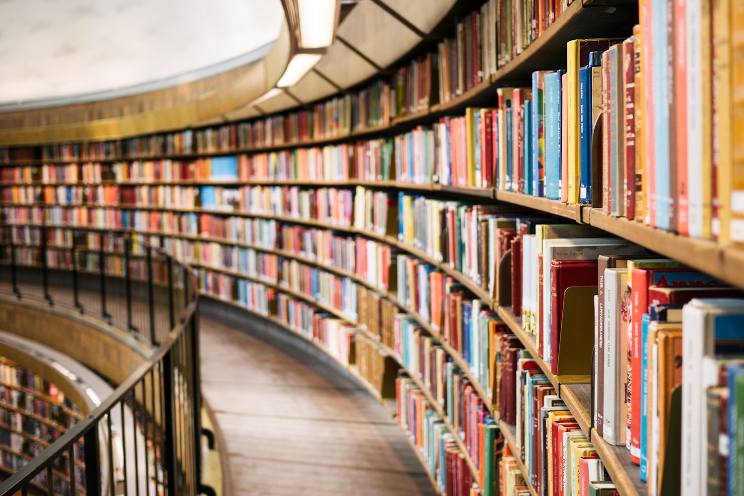 Auditório preparado para encontro literário